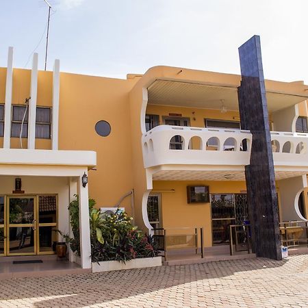 Lovista Hotel North Legon Экстерьер фото