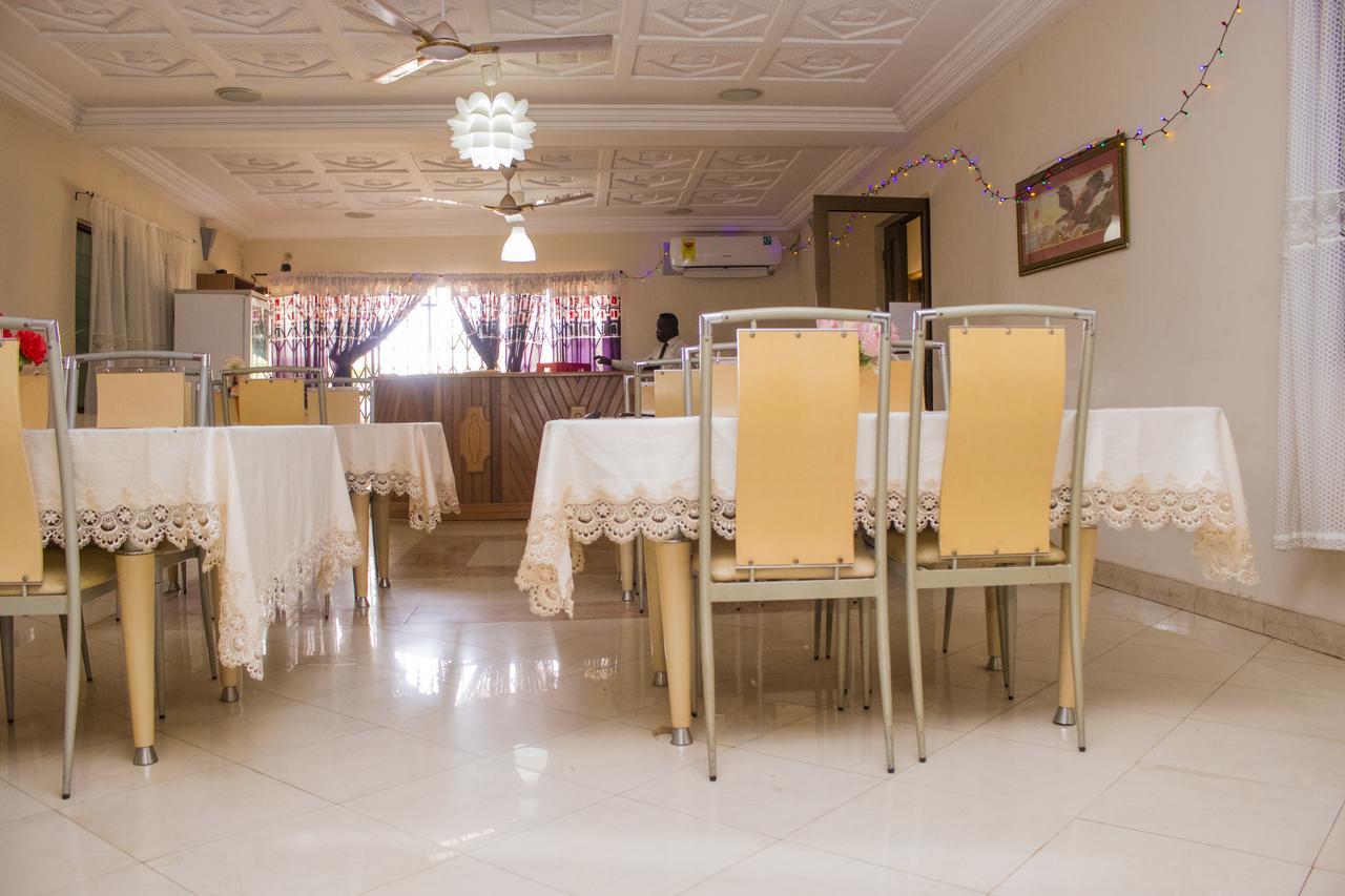 Lovista Hotel North Legon Экстерьер фото