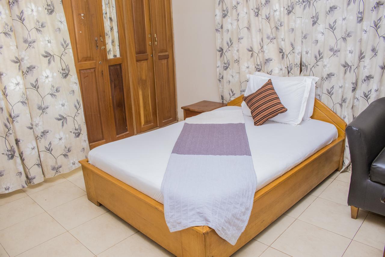 Lovista Hotel North Legon Экстерьер фото