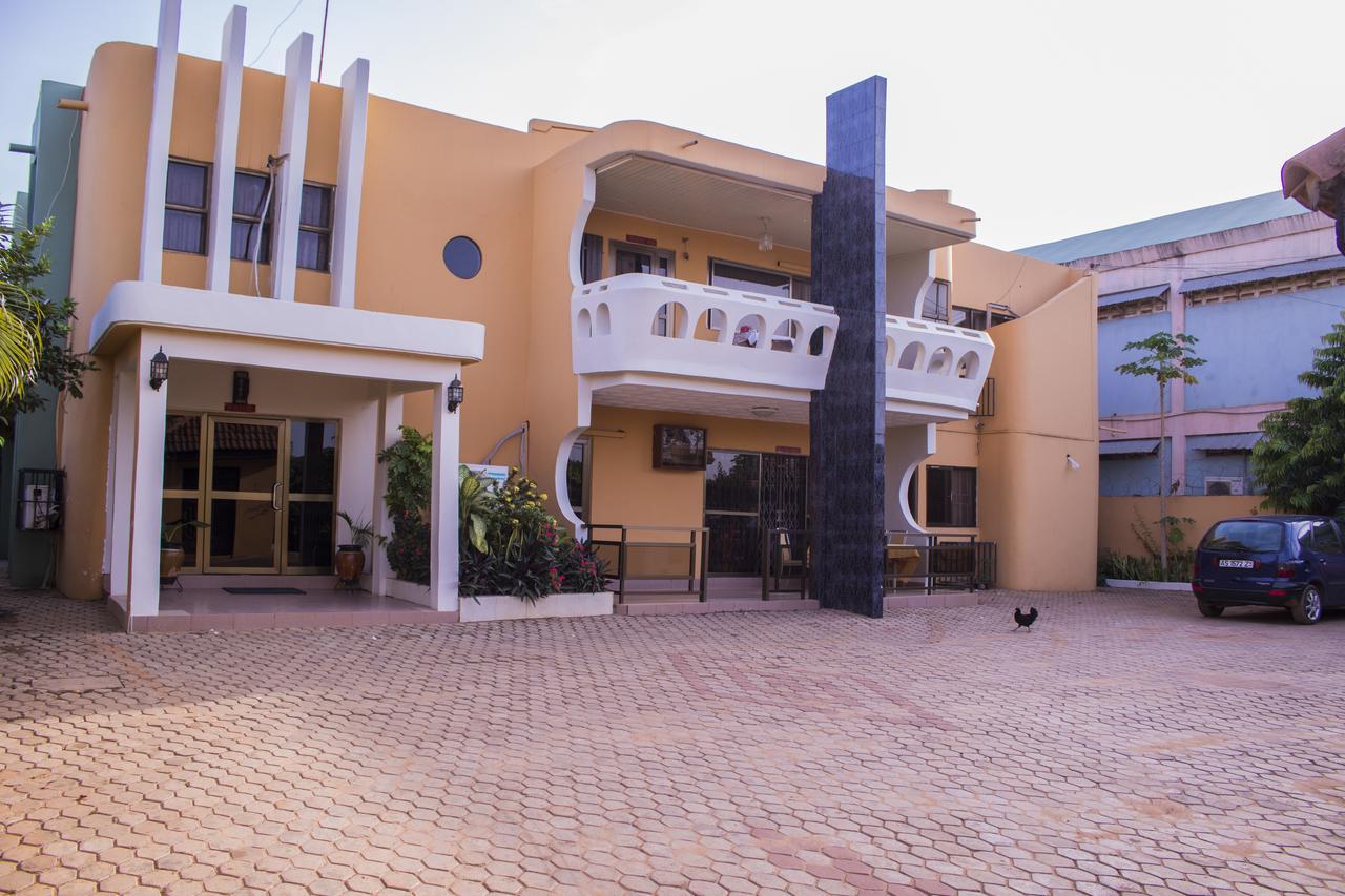 Lovista Hotel North Legon Экстерьер фото